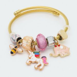 Farebný oceľový náramok s príveskami