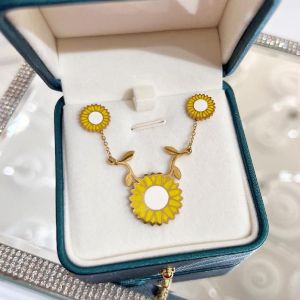 Oceľová súprava kvet